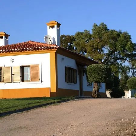Casa Da Eira Em - Familiar Com Piscina בית כפרי