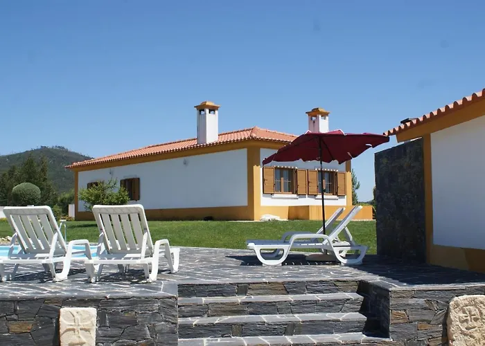 Casa Da Eira Em - Familiar Com Piscina